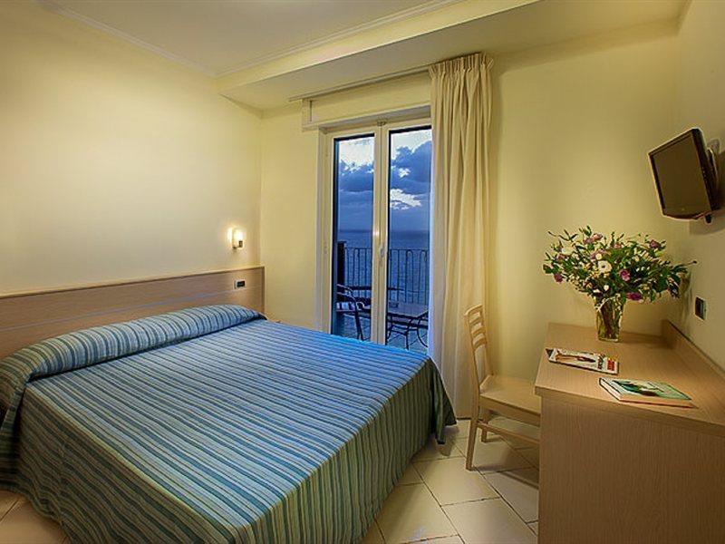 Hotel Cosmomare Piano di Sorrento Exterior foto